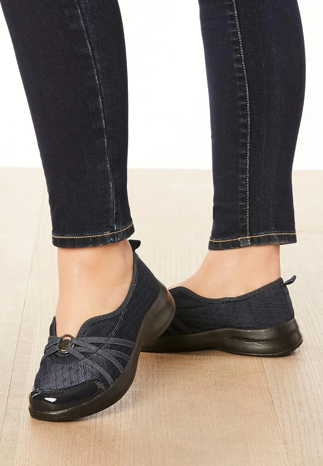 Comfortview Women's Wide Width The Greer Athletic Sneaker