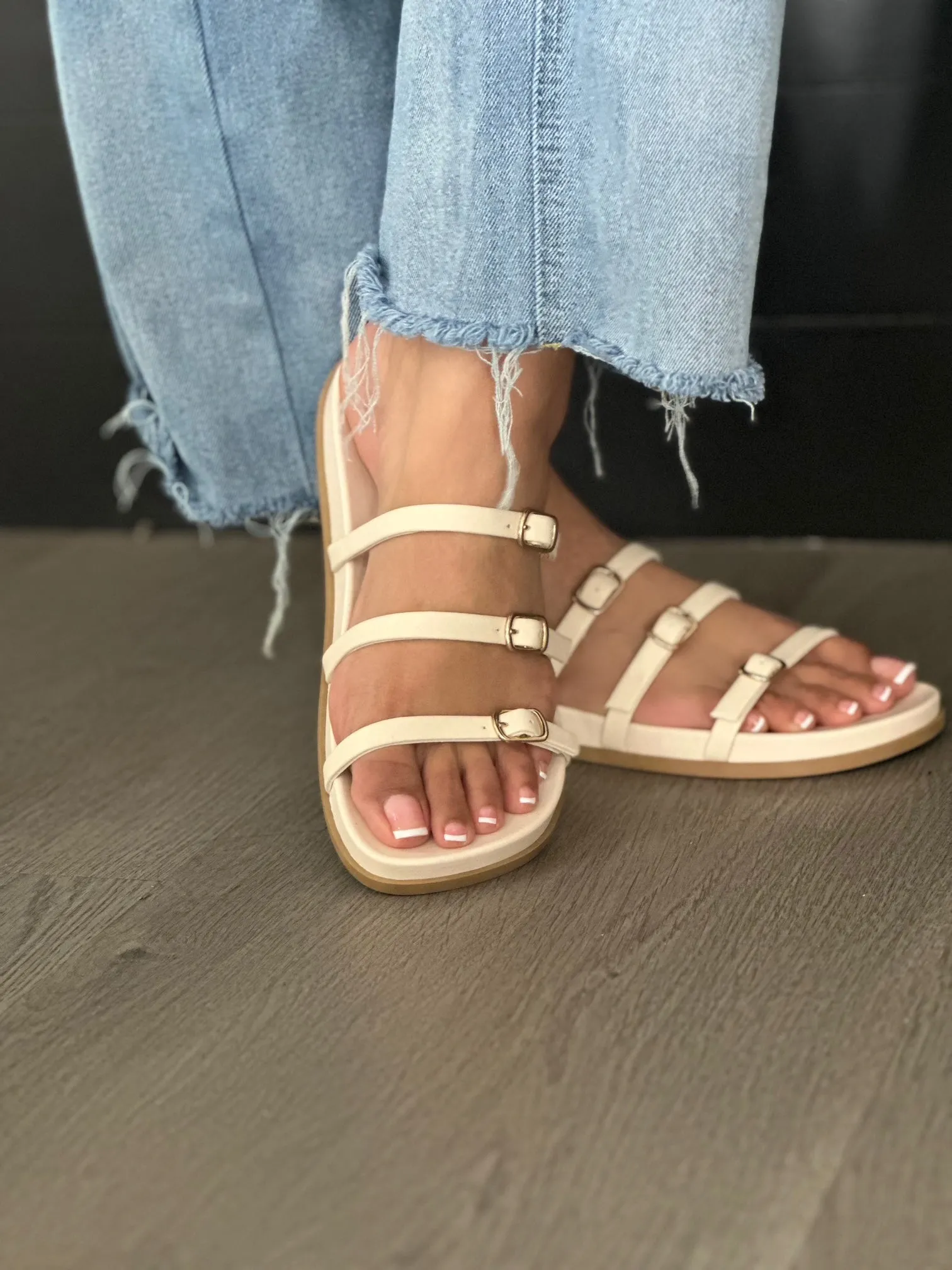 Elvina Off White Sandal
