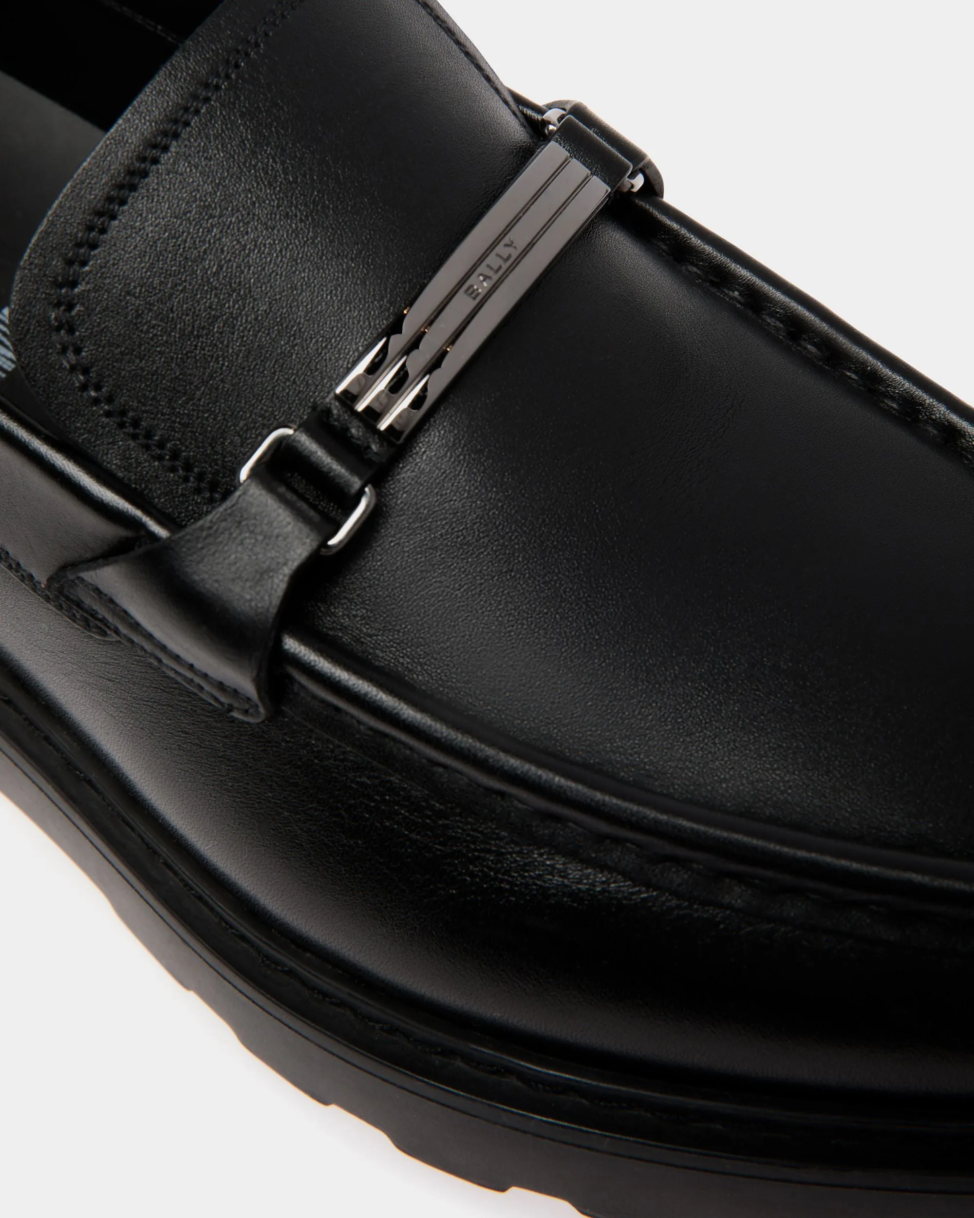 Gusto Loafer In Black Leather
