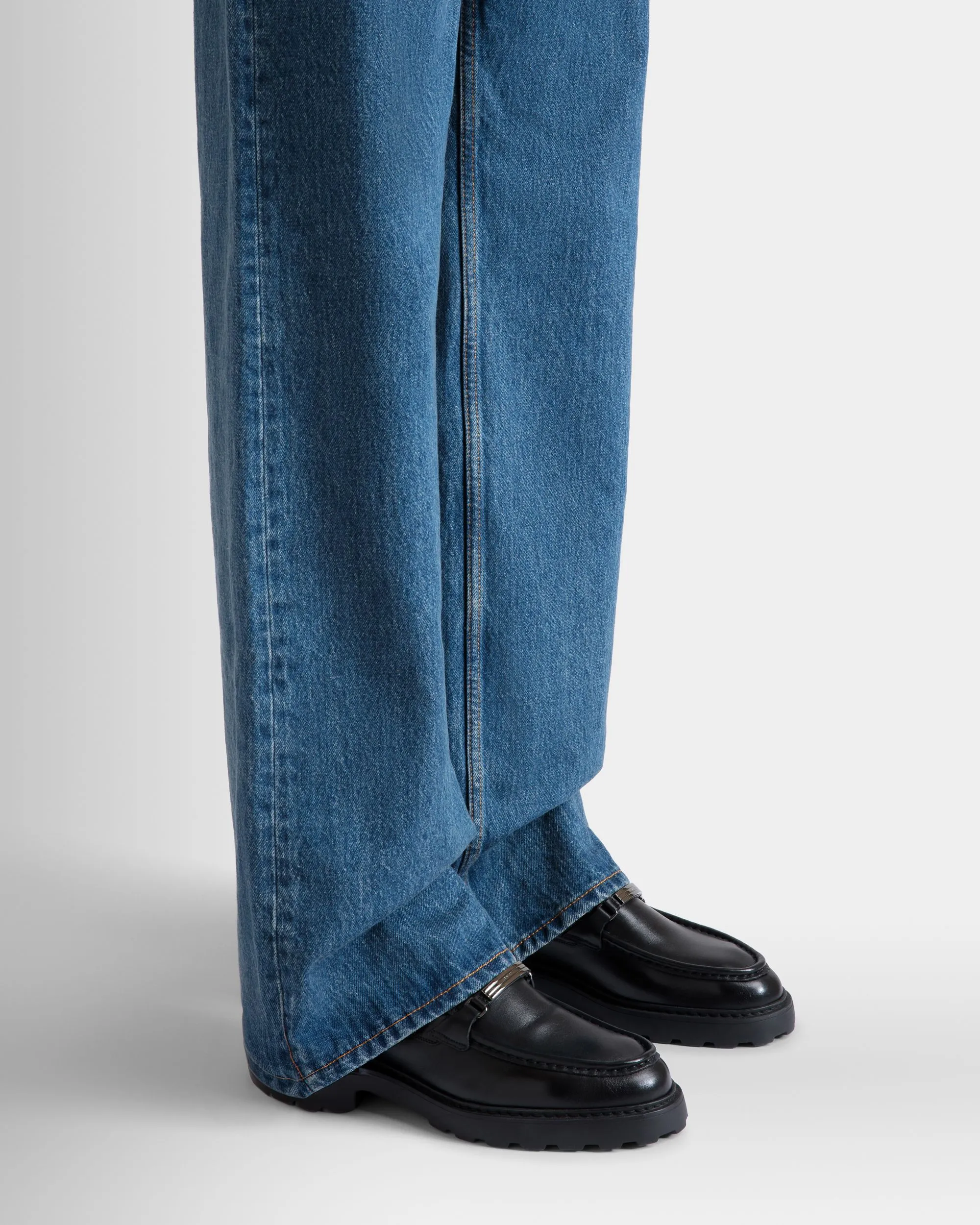 Gusto Loafer In Black Leather