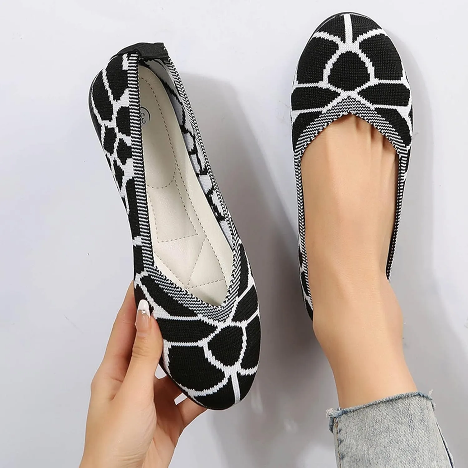Hbeylia Fashion Loafers for Women Casual Spring Summer Breathable Knitted Round Toe Low Tops Canvas Shoes Slip On Flats Walking Shoes Non Slip Play Sneakers Loafers for Work Nurse
