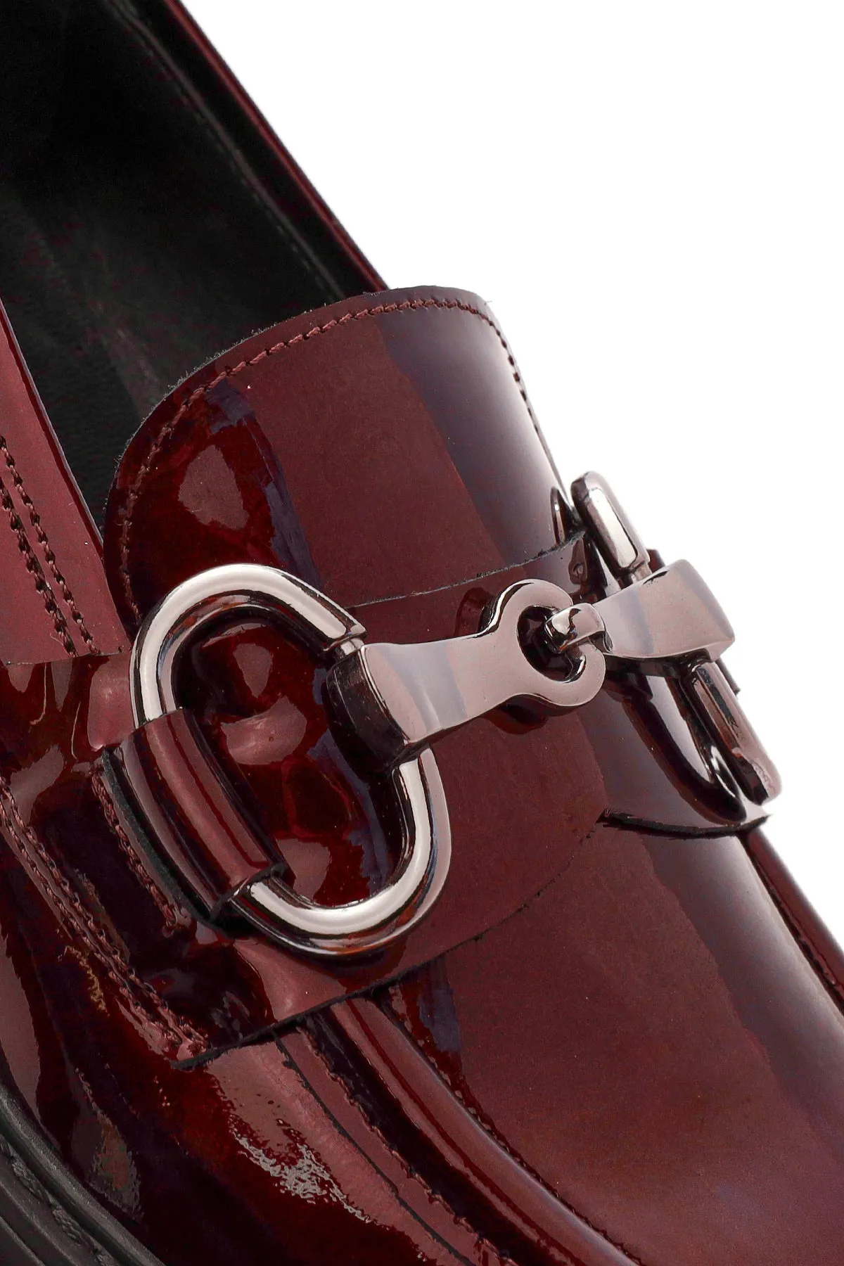 Kadın Bordo Toka Detaylı Rugan Deri Maskülen Loafer