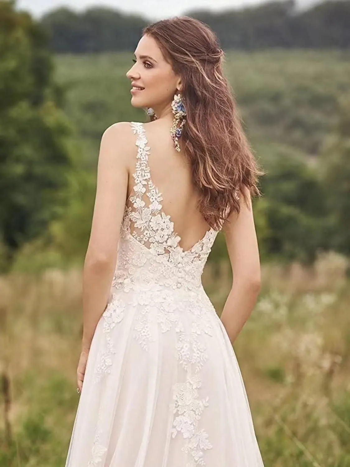 Long Sleeves Wedding Dresses for Bride 2025 Boho Beach A-Line Appliques Lace Bridal Ball Gowns with Train