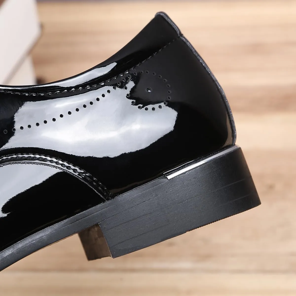 Men Fashion Dress Business Shoe Pointed Toe Floral Patent Leather Lace Up Oxford Black Brown Red Grey