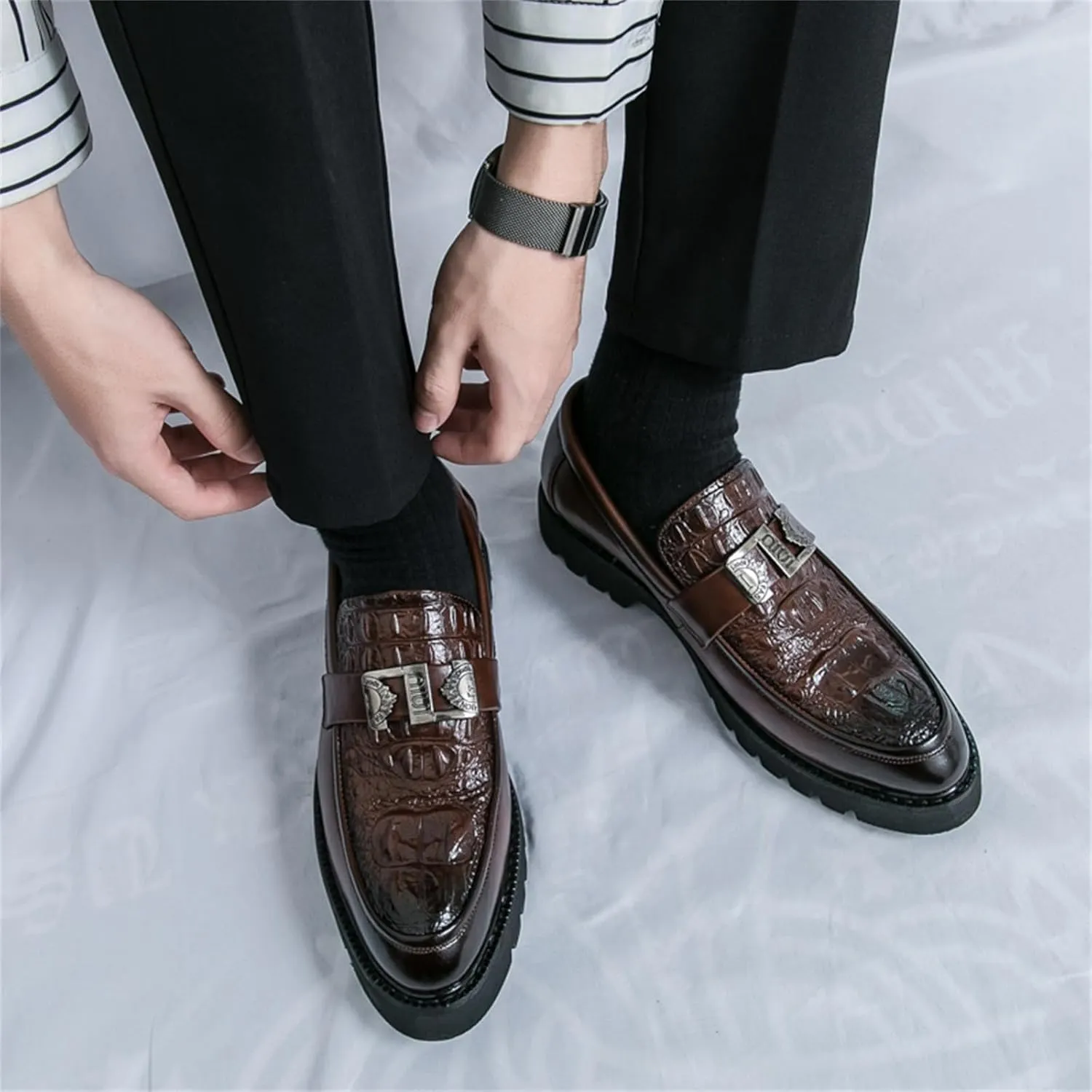 Mens Crocodile Pattern Leather Slip-On Dress Loafers Classical Casual Log Sole Non Slip Platform Penny Shoe for Formal Business Wedding