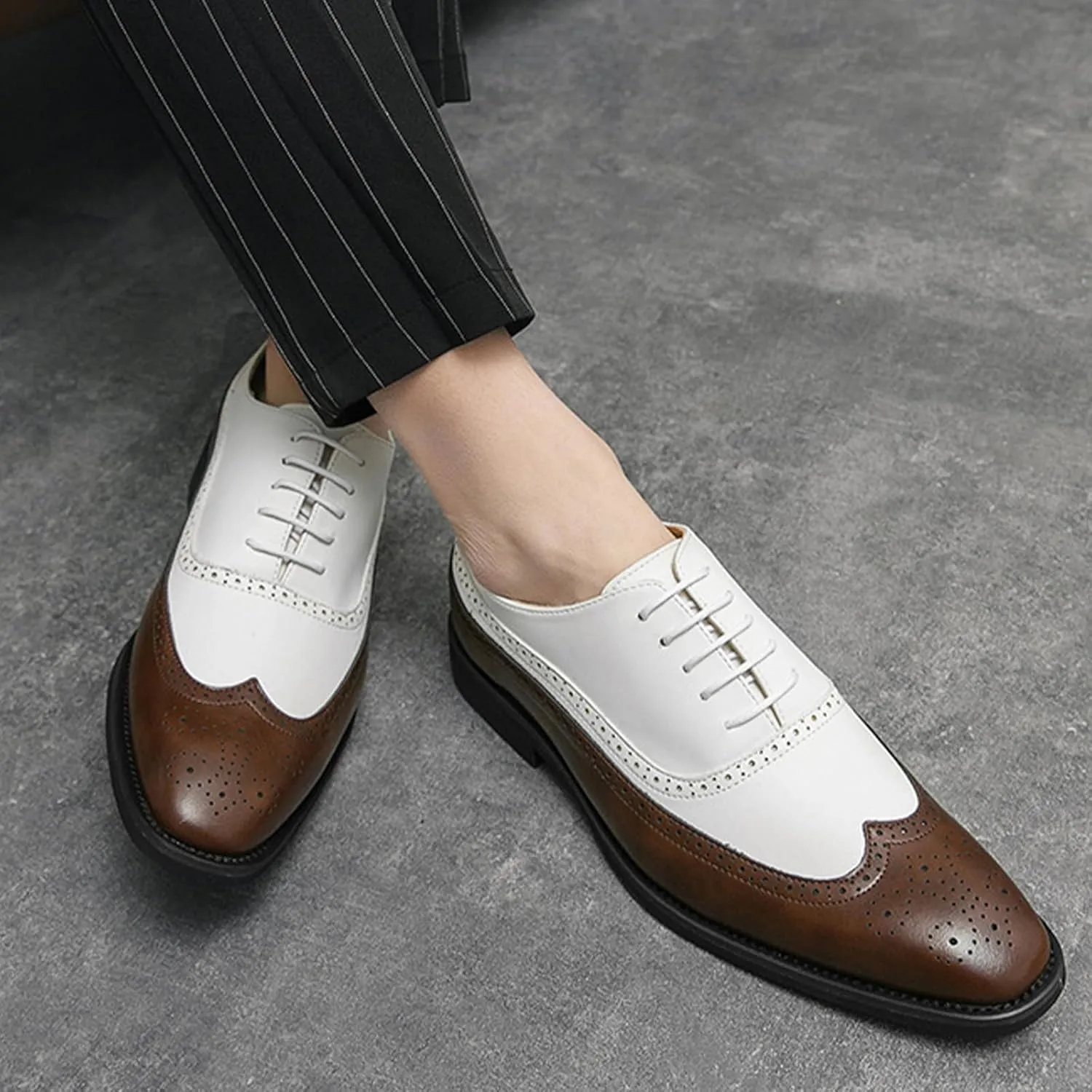 Men's Leather Wingtip Oxfords Dress Shoes, Classic lace-up Two-Tone Brogues Oxford Shoes, Fashionable high-end Formal Business Banquet Oxford Dress Shoes