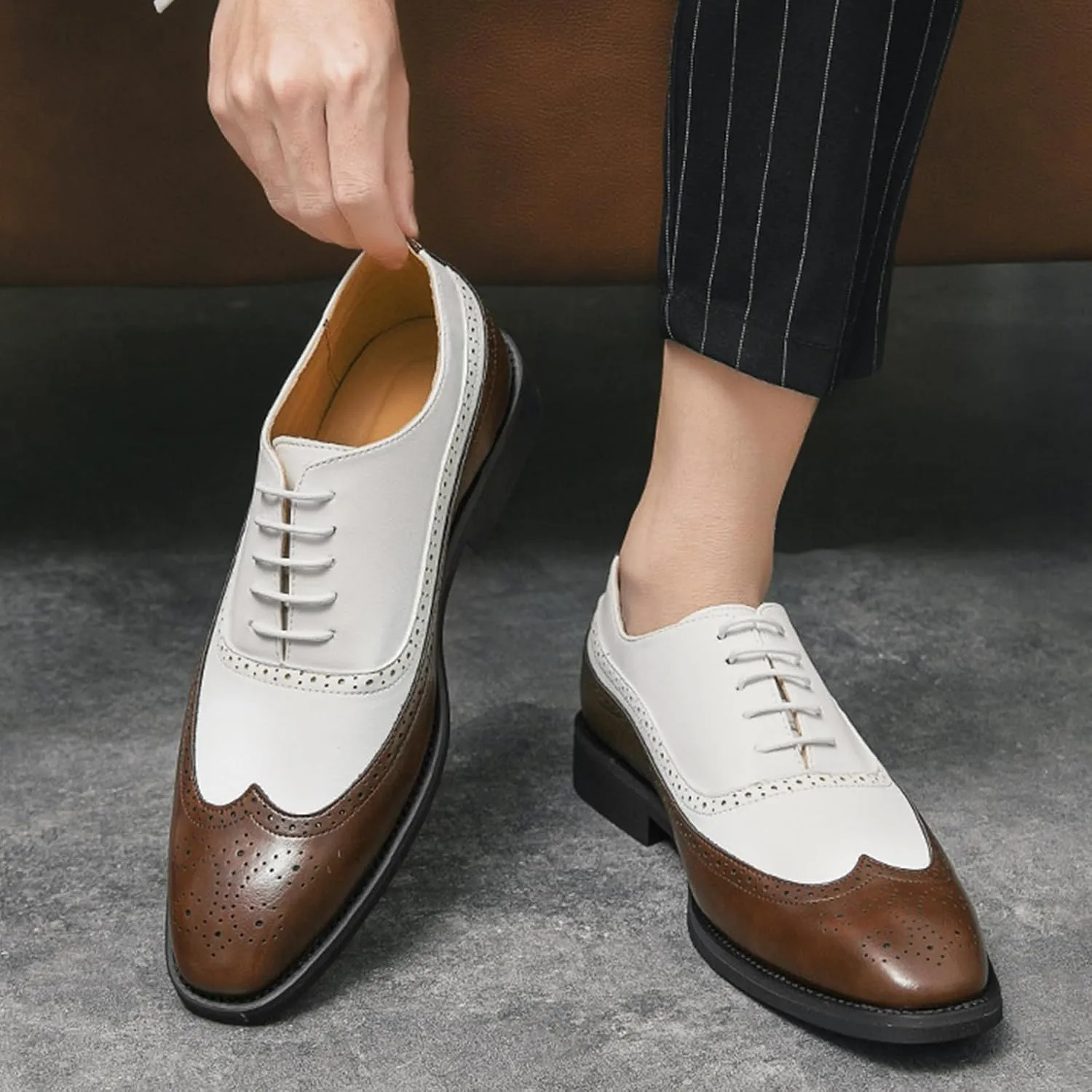 Men's Leather Wingtip Oxfords Dress Shoes, Classic lace-up Two-Tone Brogues Oxford Shoes, Fashionable high-end Formal Business Banquet Oxford Dress Shoes