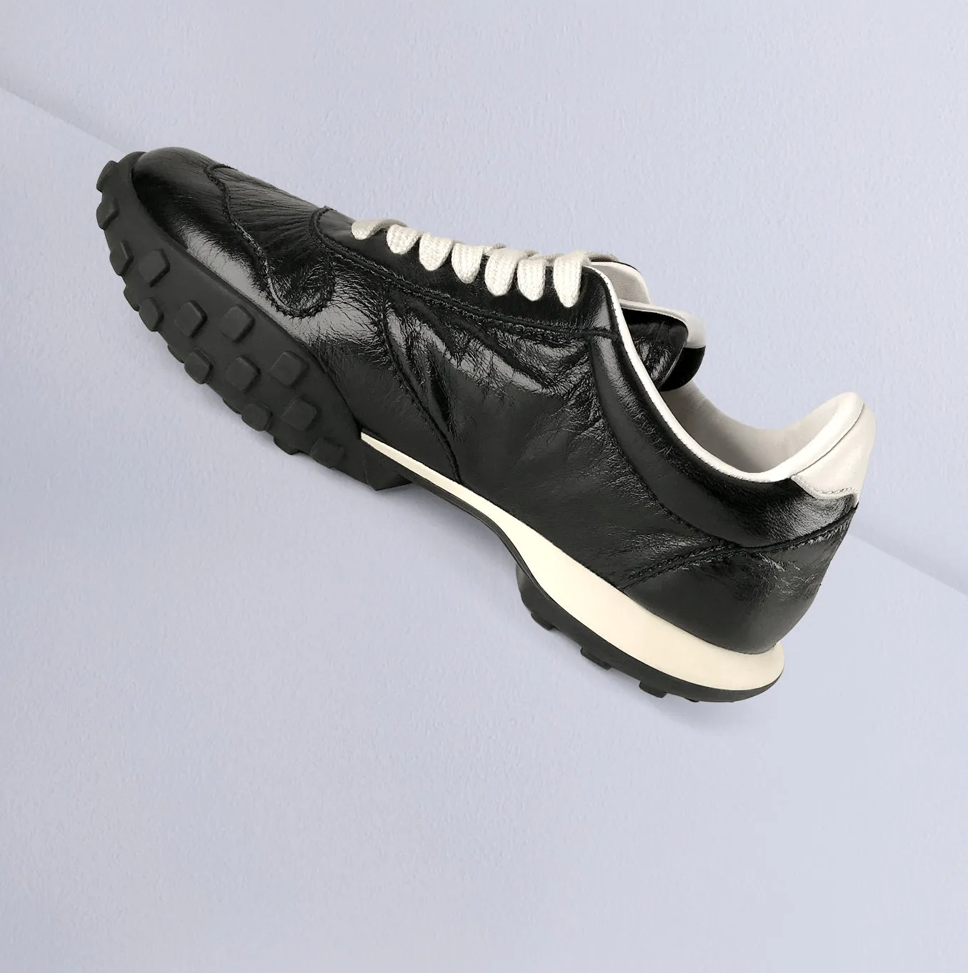 MOON SNEAKER