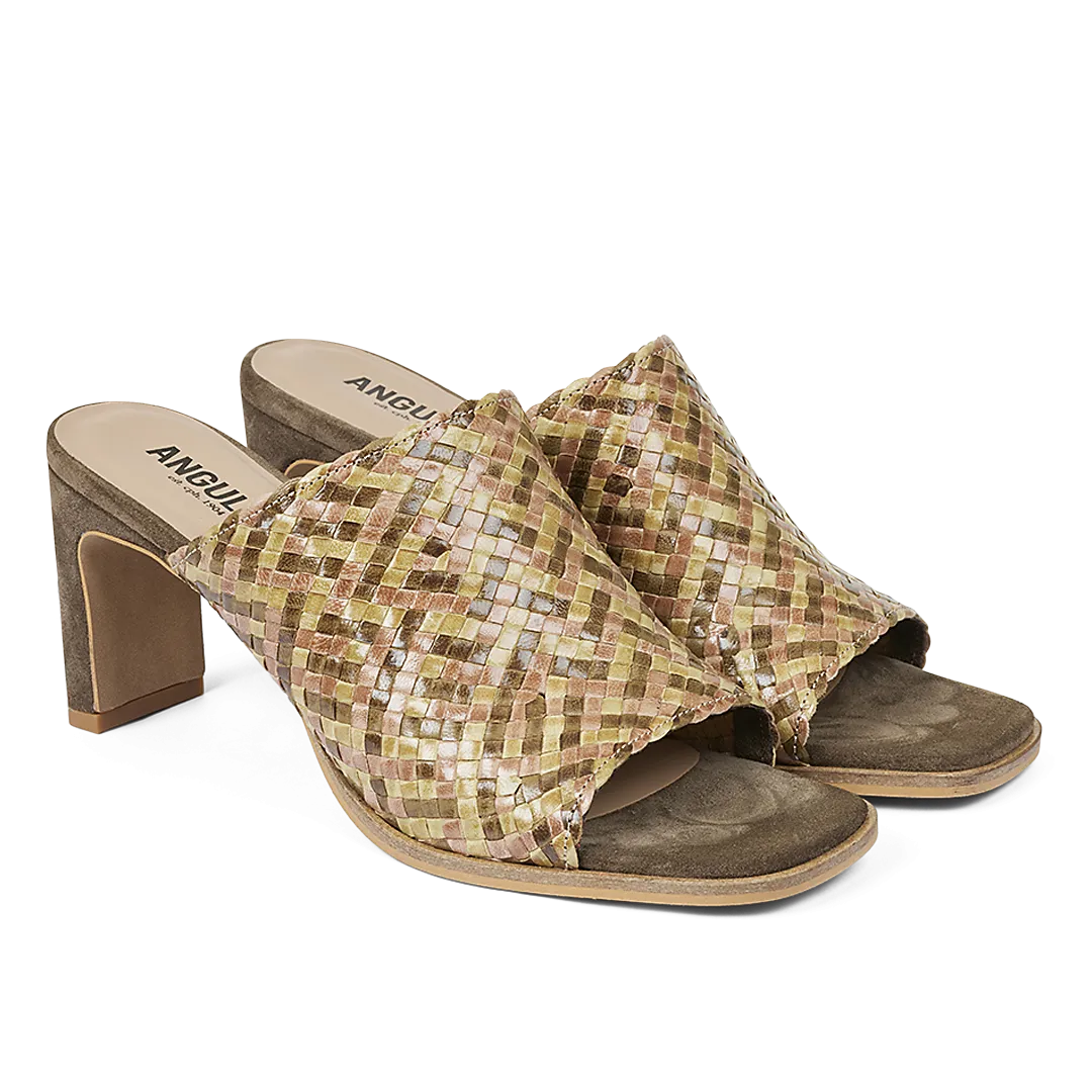 Mule in braided leather
