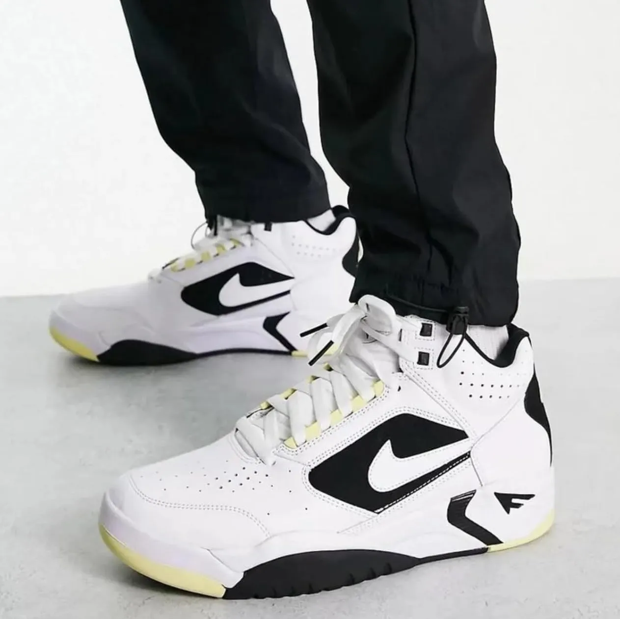 NIKE Men's Sneaker, 0