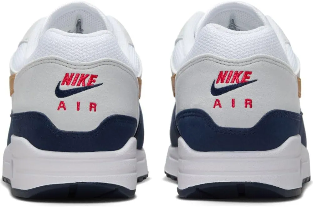 NIKE Men's Sneaker