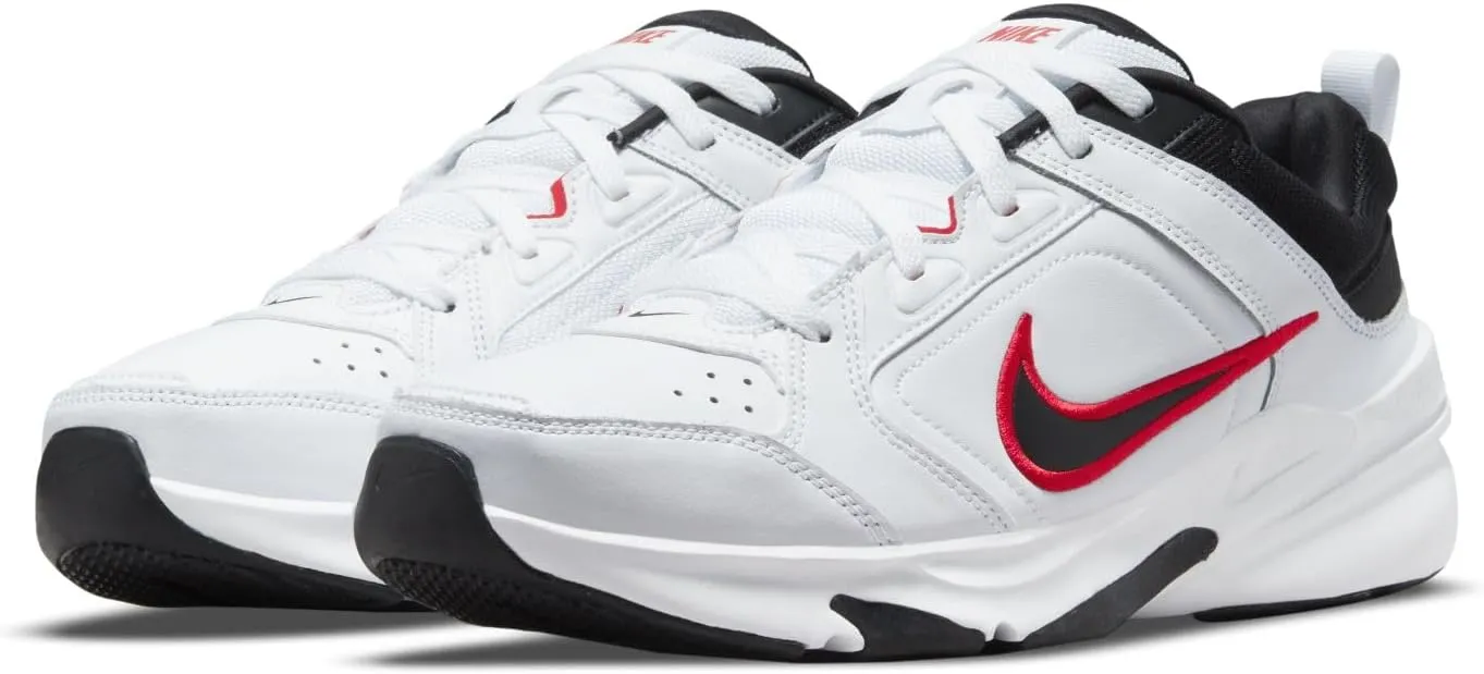 NIKE Men's Sneaker