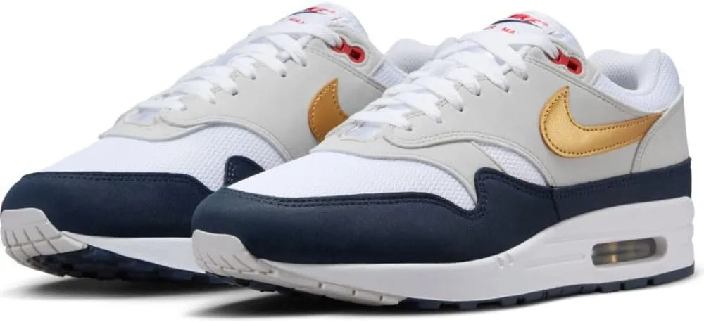 NIKE Men's Sneaker