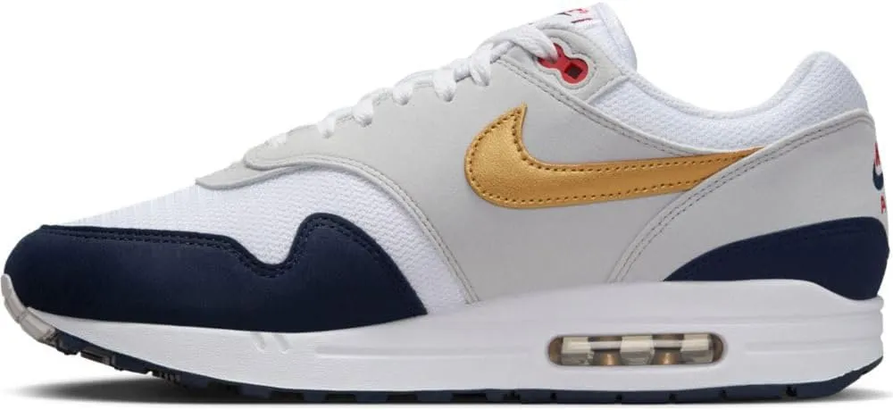 NIKE Men's Sneaker