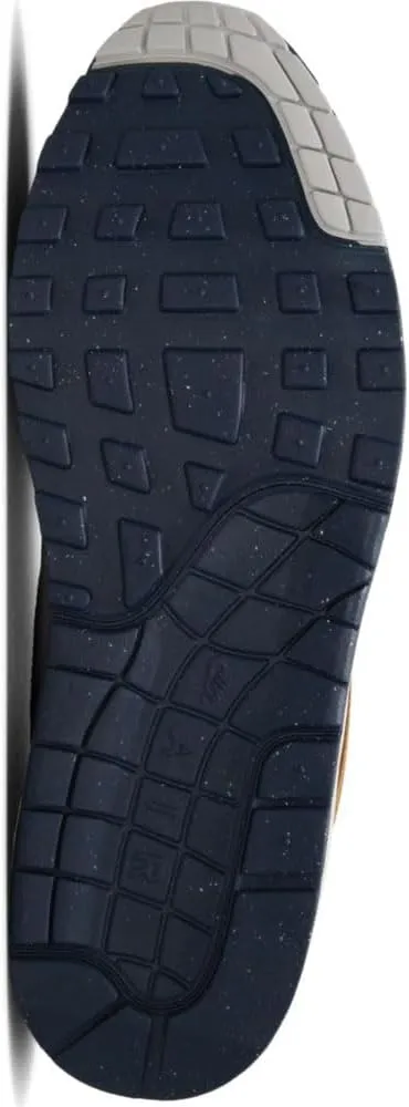 NIKE Men's Sneaker