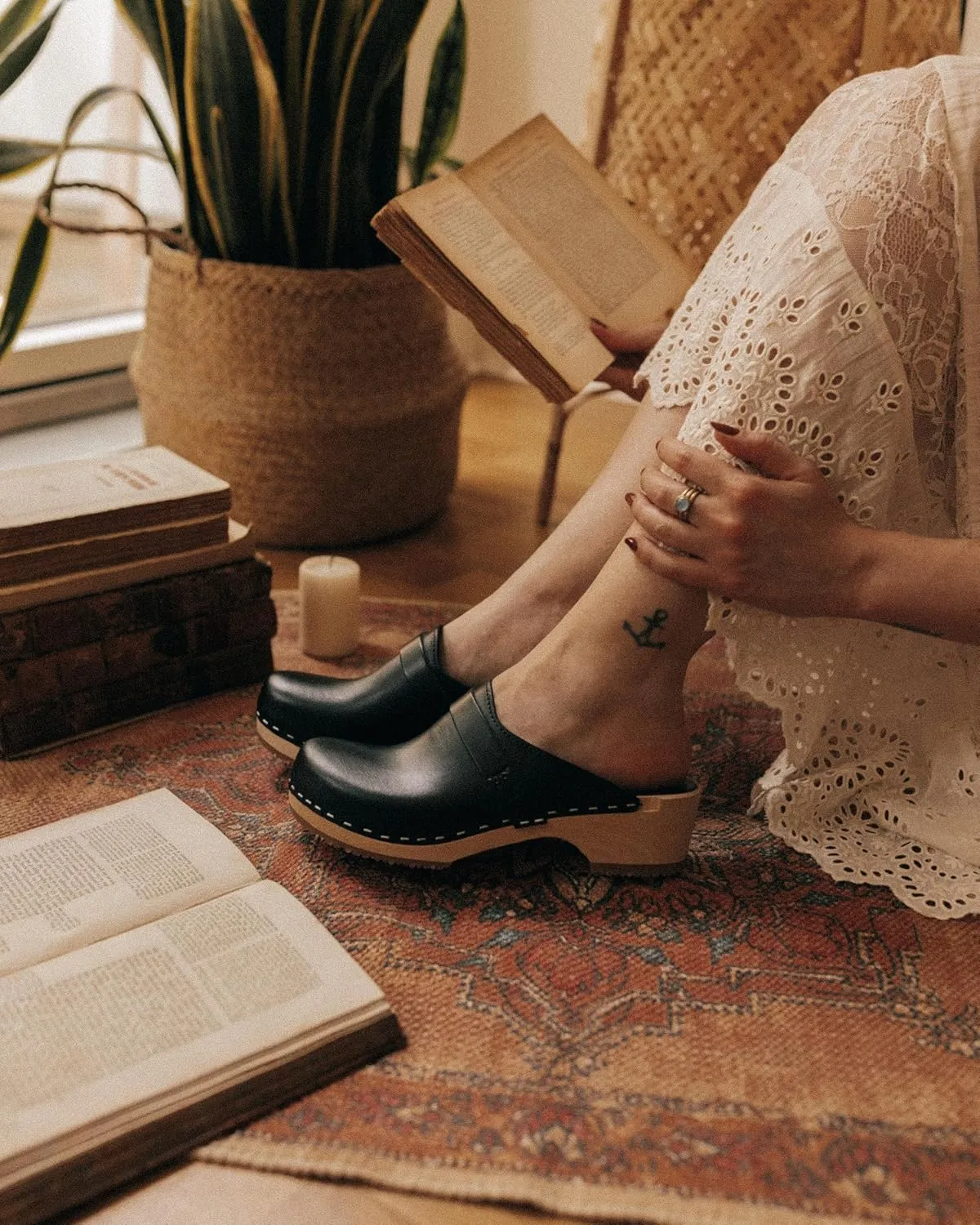 Sandgrens Handmade Swedish Wood Clogs for Women, Low Heel Mule | Tokyo