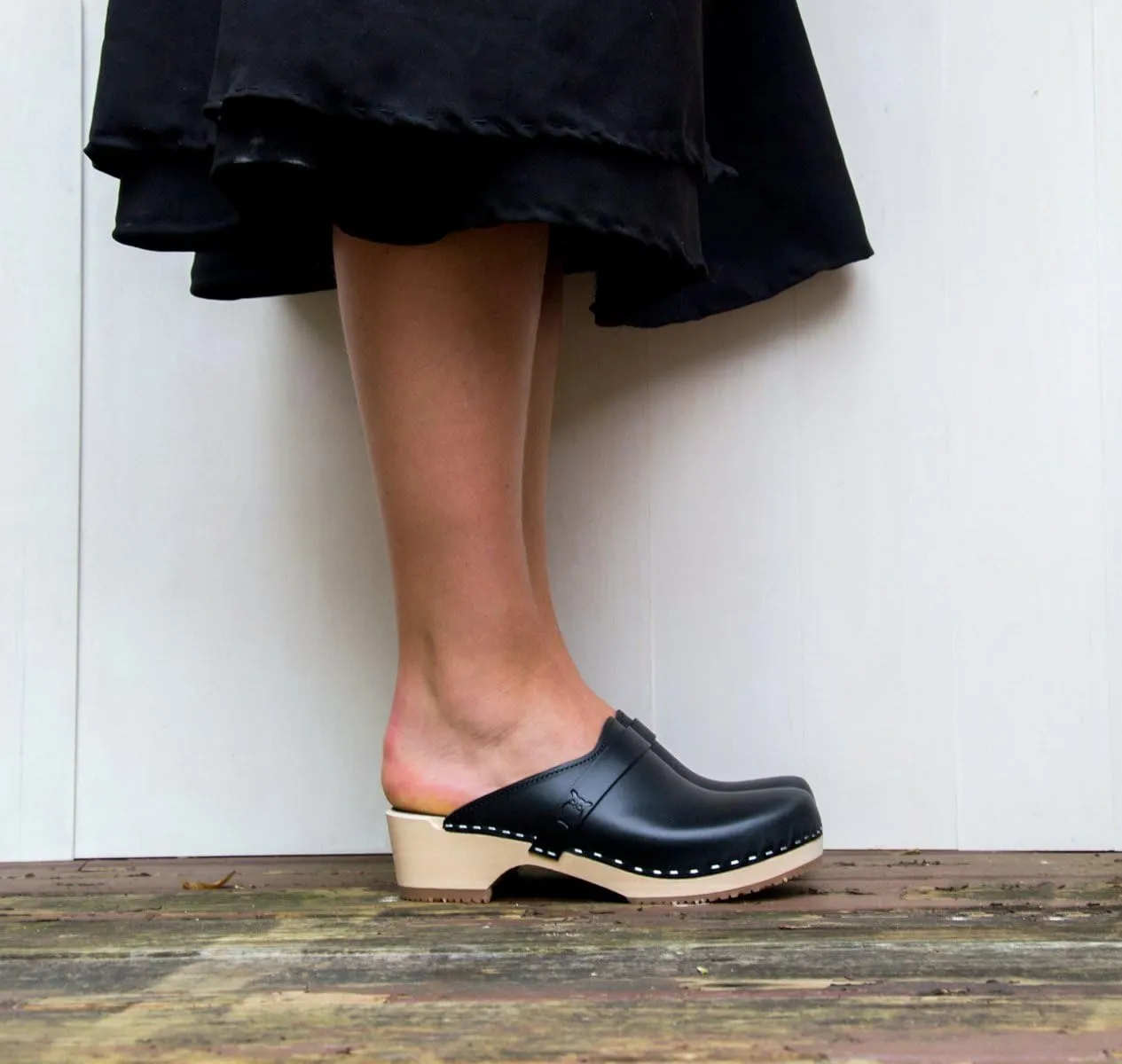 Sandgrens Handmade Swedish Wood Clogs for Women, Low Heel Mule | Tokyo
