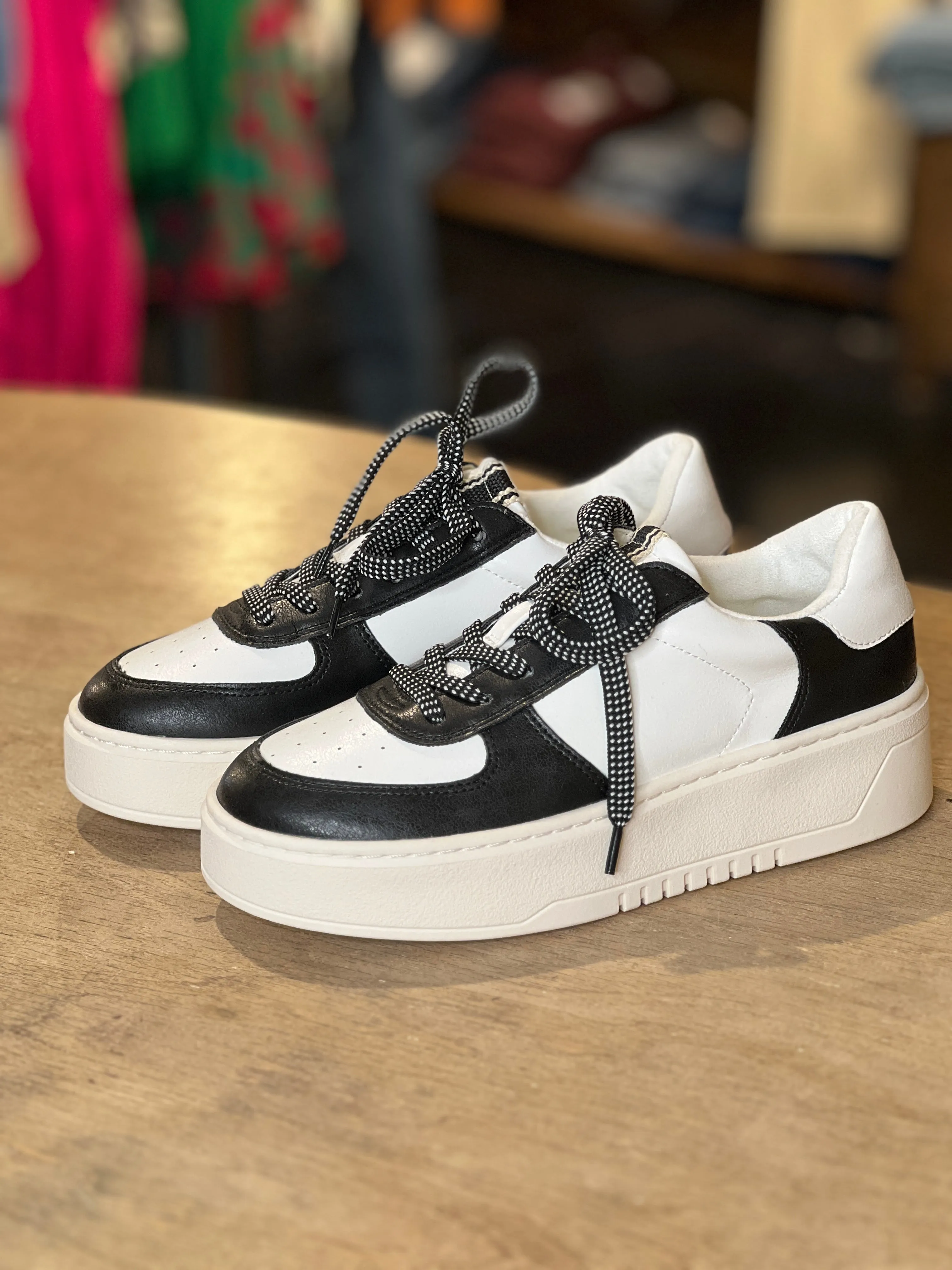 SHIRLEY BLACK SNEAKER