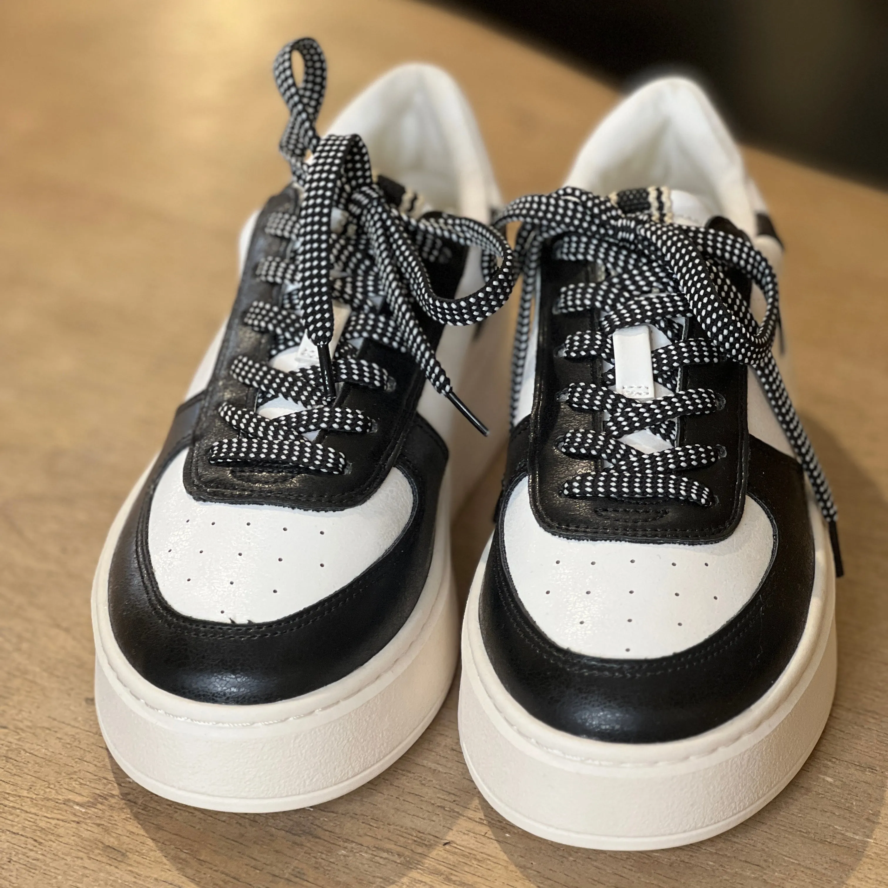 SHIRLEY BLACK SNEAKER