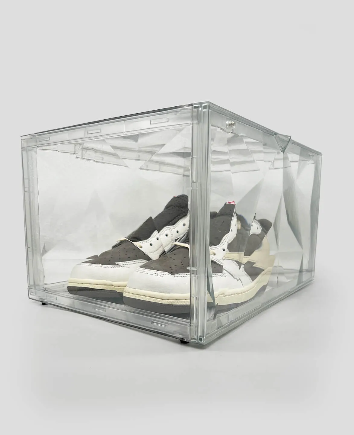 SNEAKER DIAMOND BOX