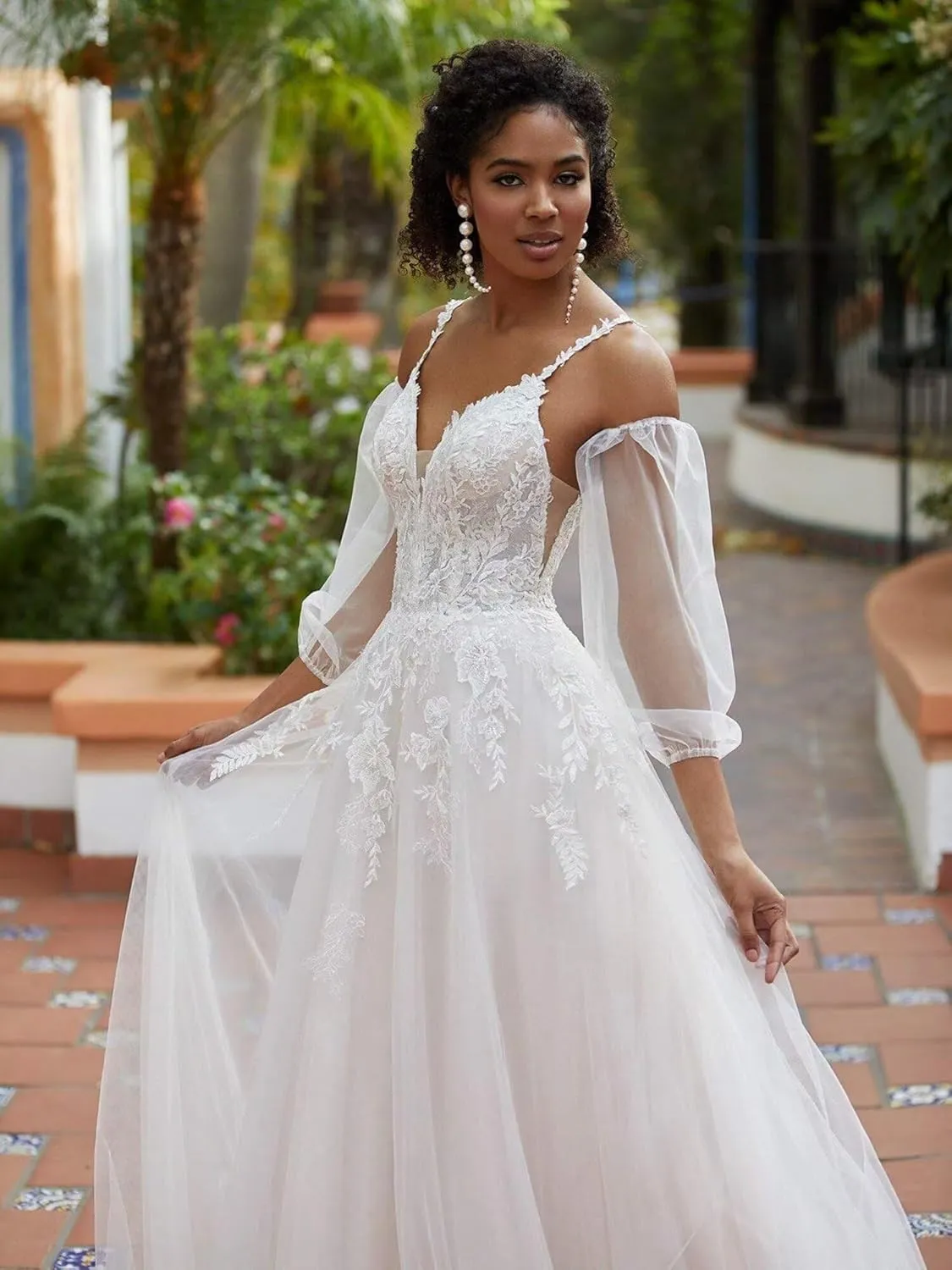Wedding Dresses for Bride Boho Lace Appliques Empire Chapel A-Line V-Neck Tulle Bridal Gowns with Train