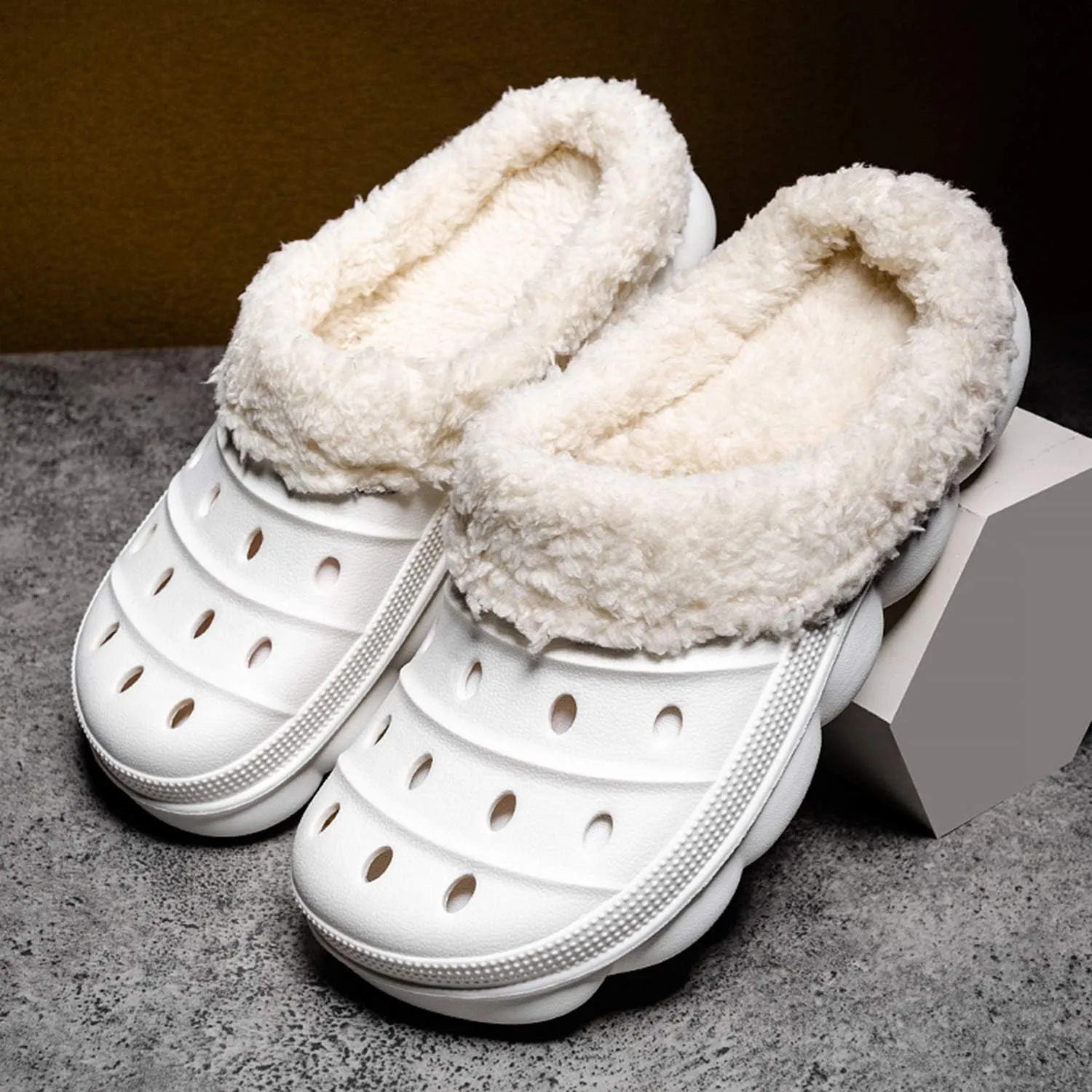 YUKTOPA Unisex Garden Clogs House Slippers Fur Lined Winter Breathable Walking Garden Shoes Warm Non-Slip Mule Footwear